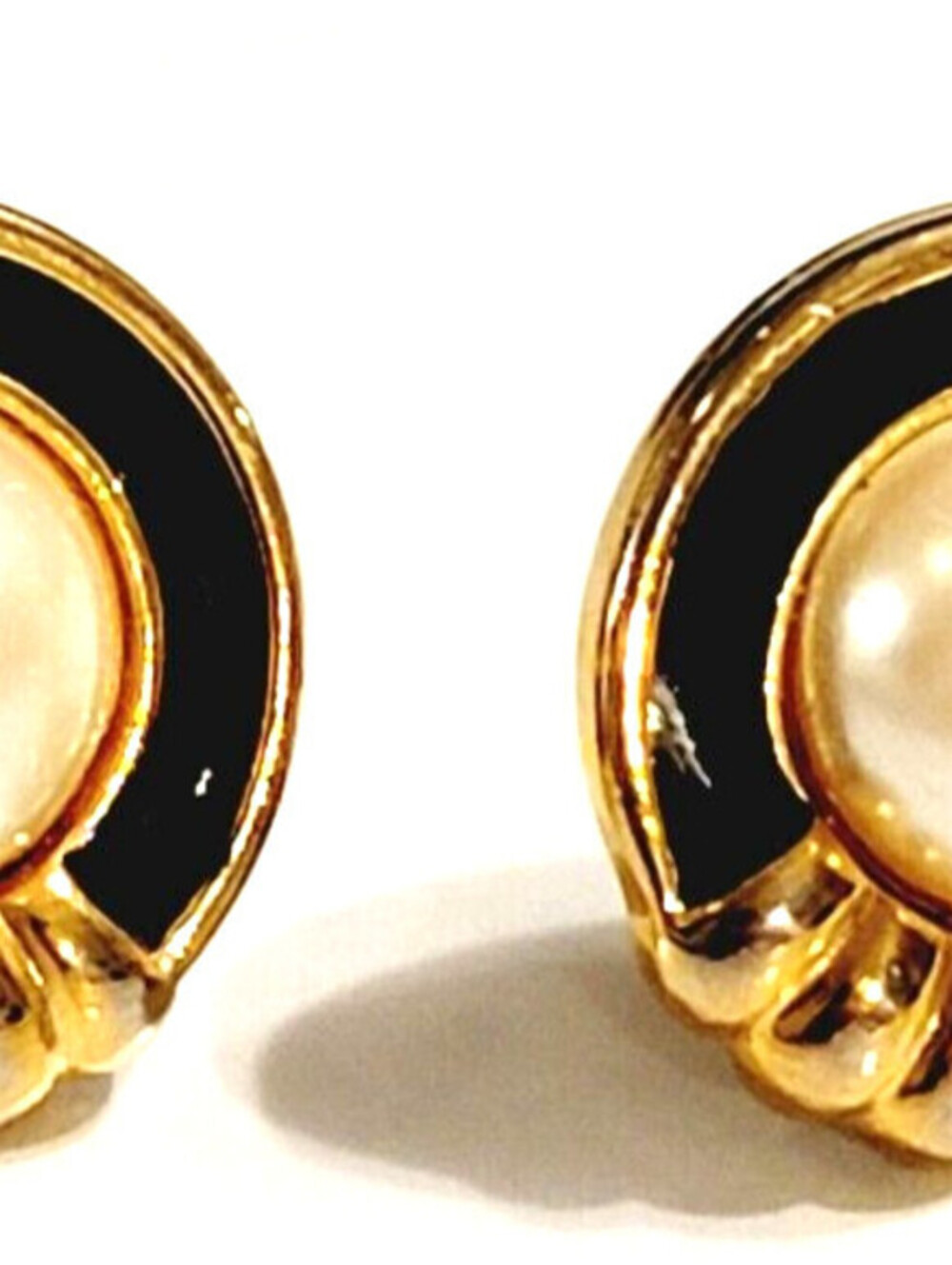 Vintage Black Enamel Pierced Earrings Faux‎ Pearl Round Classic Jewelry kp-59